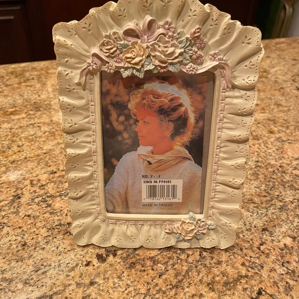 N/A vintage cream